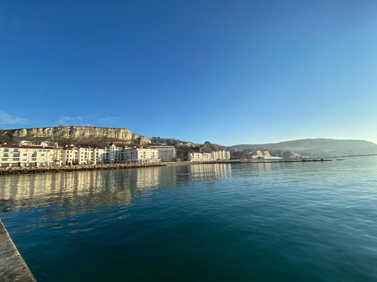 Supreme Danieli - Holiday Apartment By The Sea Balchik Exterior foto
